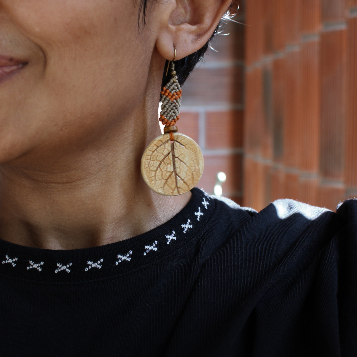 Leaf texture earrings