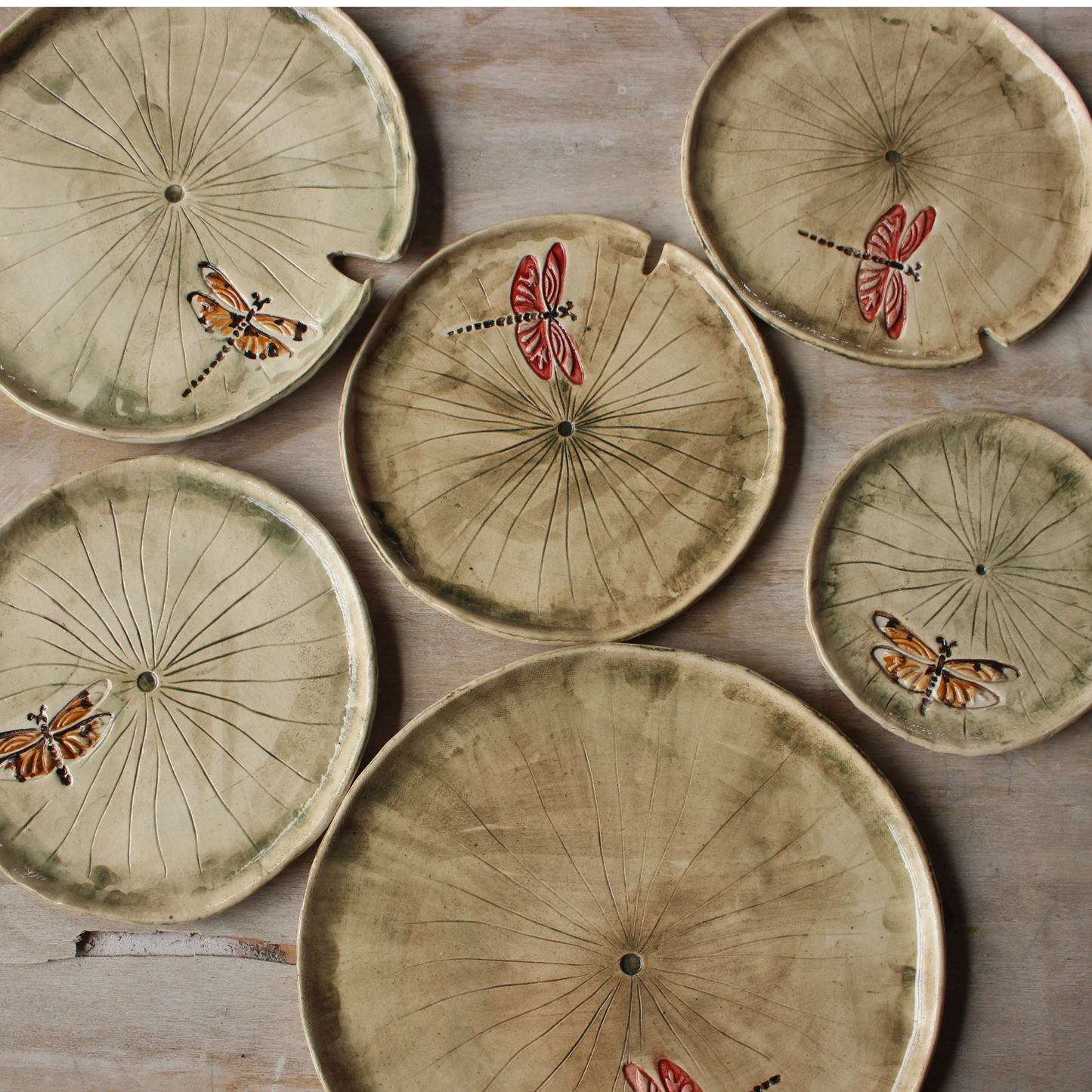 Lilly leaf plates