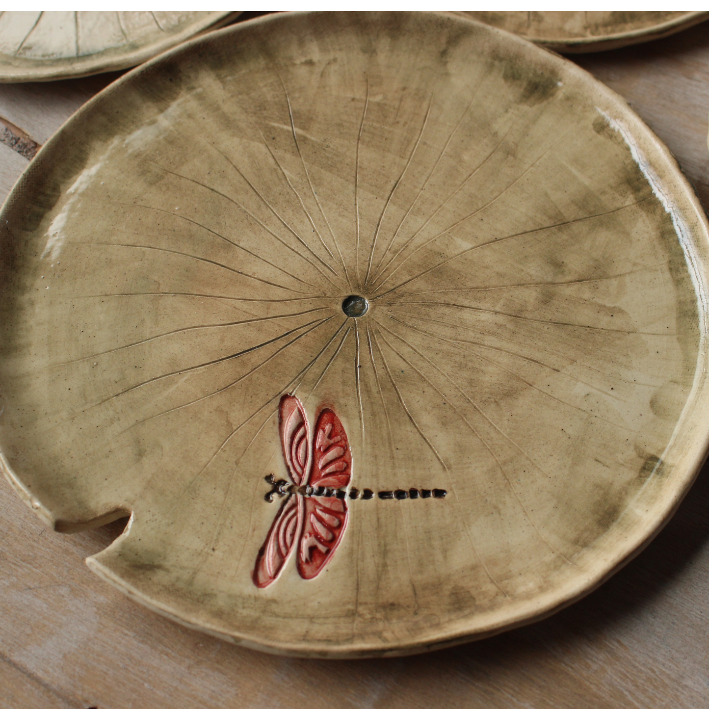 Lilly leaf plates