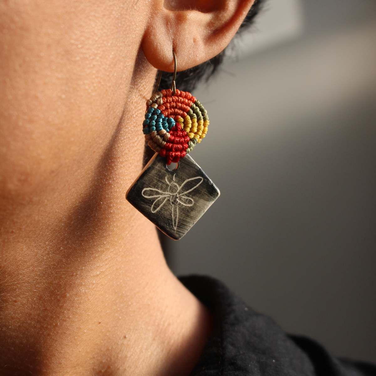 Dragonfly swirl in black