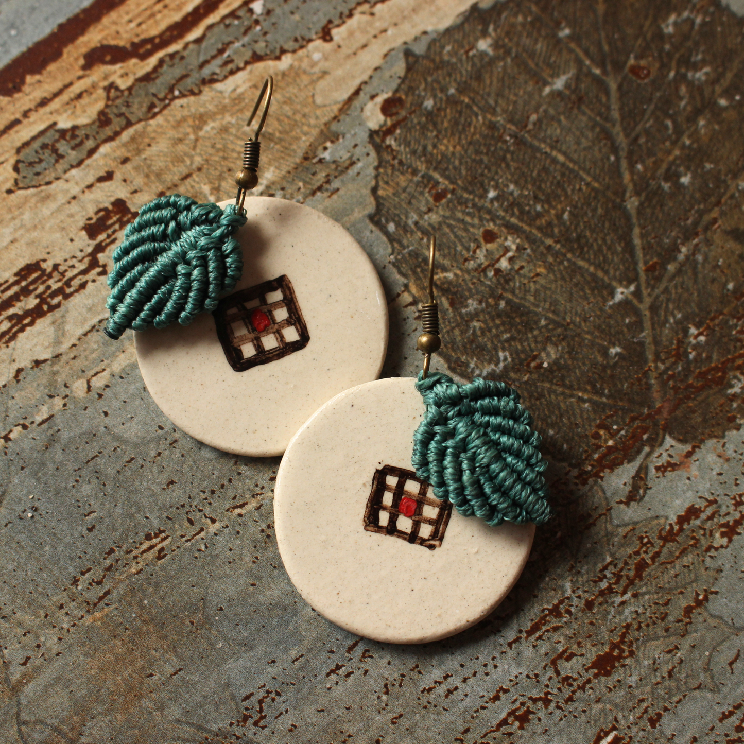 Window earrings