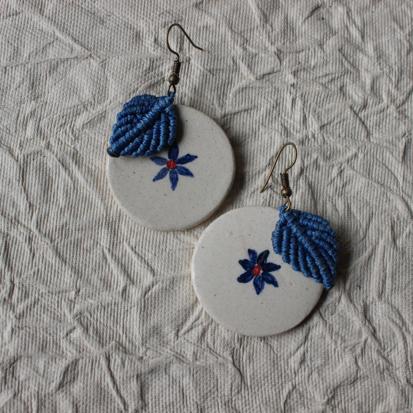 Blue leaves