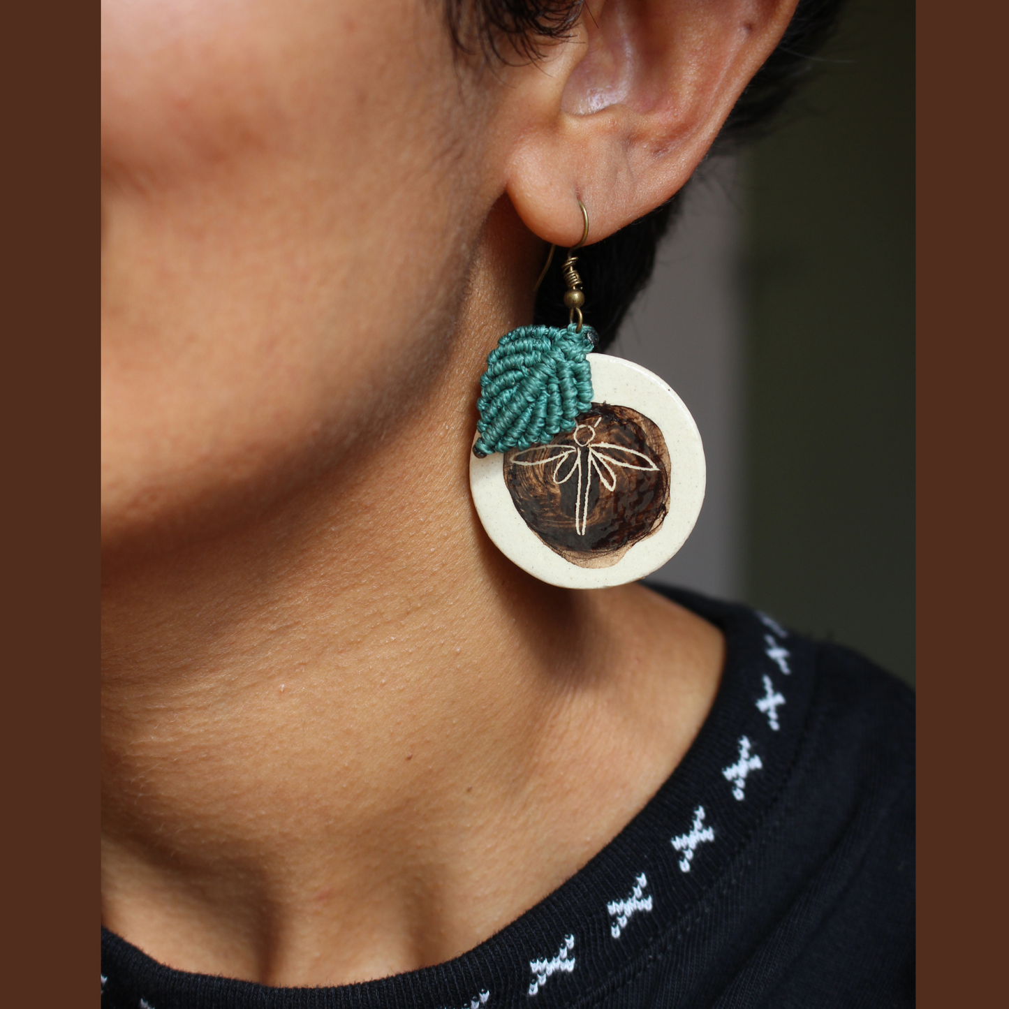 Dragonfly leaf earrings - brown