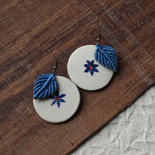 Blue leaves